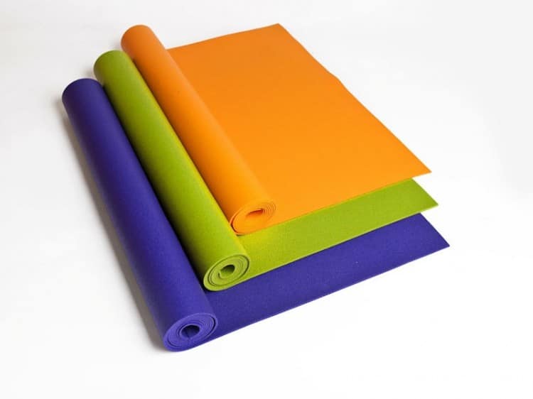 barevné podložky na jógu pro děti