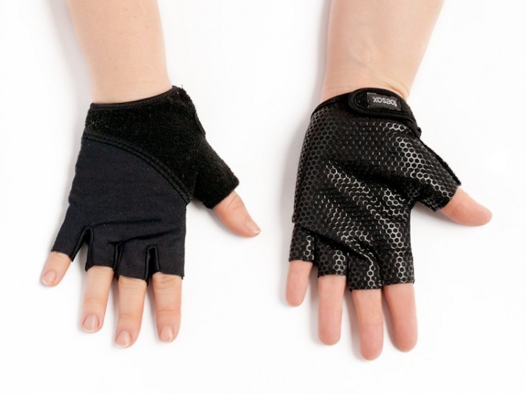 Černé protiskluzové rukavice na jógu Yogashop