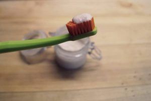 domácí zubní pasta