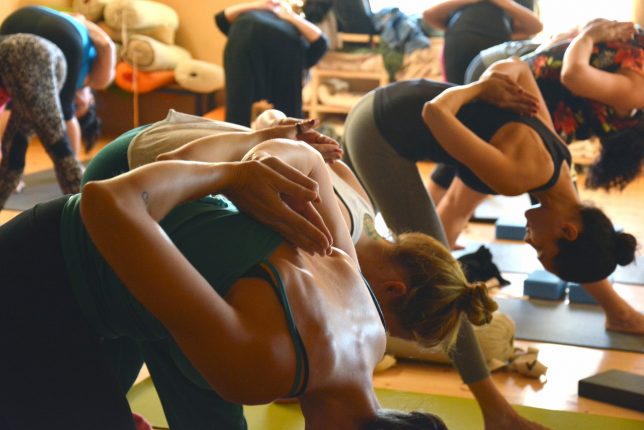 5 rad, jak začít pravidelně praktikovat jógu